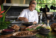 Chef prepara pratos da gastronomia do Amapá com ingredientes amazônicos em cozinha profissional